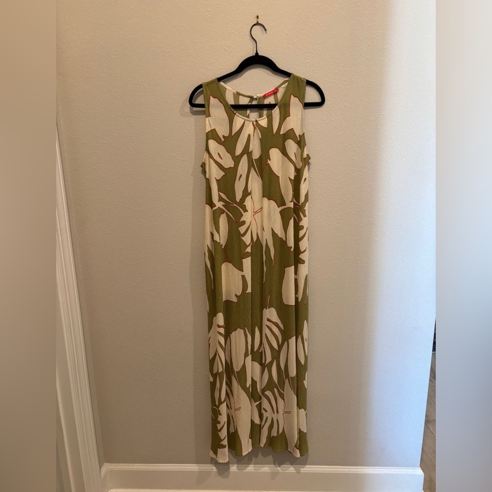 Green and White Leaf Print Maxi Dress